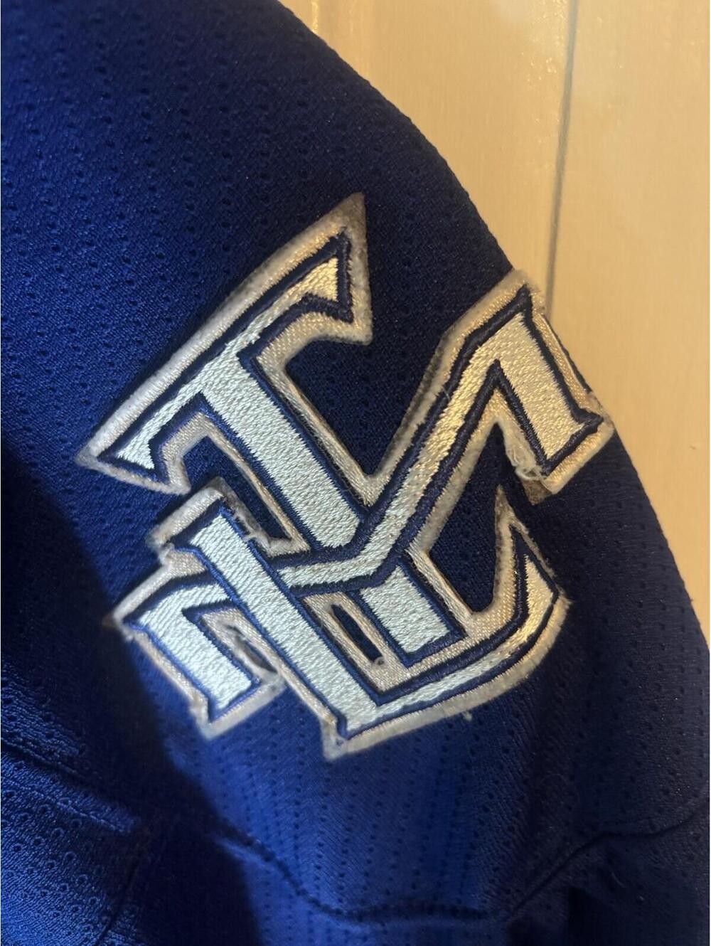Toronto Maple Leafs Official Licensed CCM Jersey - Youth Large  - Made In Canada - Picture 7 of 11